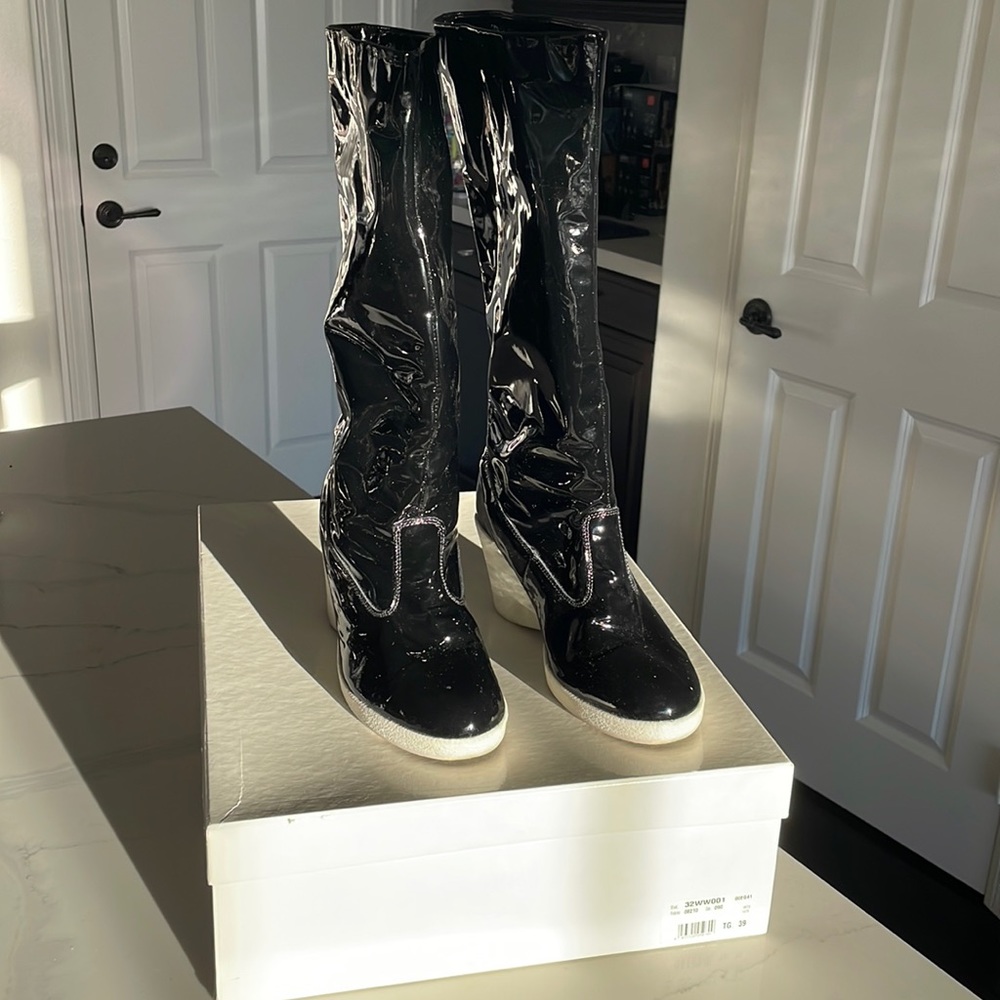 Maison Martin Margiela MM6 Black Patent Leather Boots Gently Used Size: 39 US:9